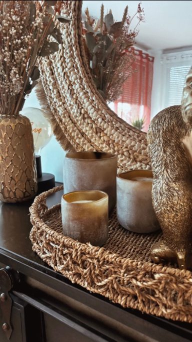 Trio de bougies parfumées beige Trio de bougies en cire végétale parfumée Velours orientale de couleur beige, marron